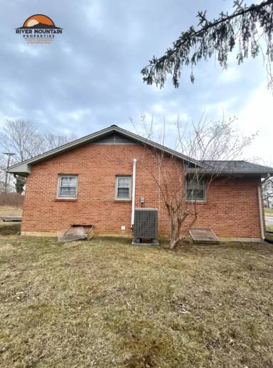 Main picture of 600 Broce Dr