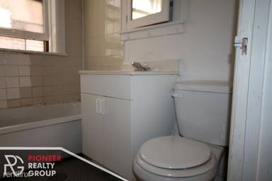 Main picture of 4837 N Wolcott Ave