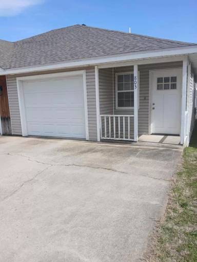 Main picture of 803 S Greenwood Dr