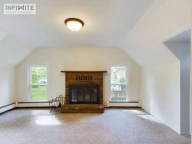 Main picture of 1439 W Babcock St