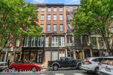 Main picture of 122 N 3rd St
