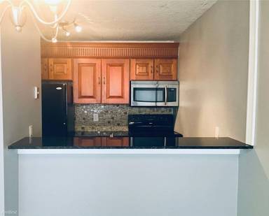 Main picture of 1225 NE 124th St
