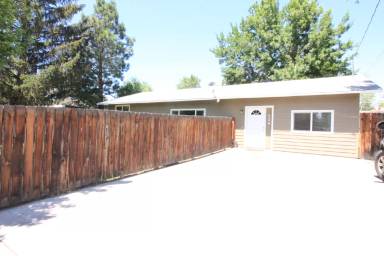 Main picture of 524 NE Olney Ave