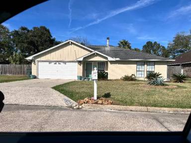 Main picture of 5010 Chinquapin Ln
