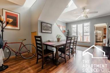 Main picture of 3036 N Seminary Ave
