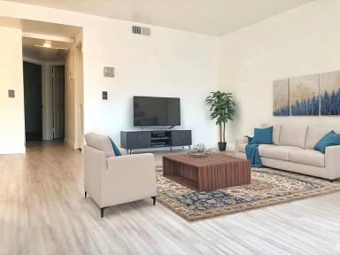 Main picture of 535 W 4th St