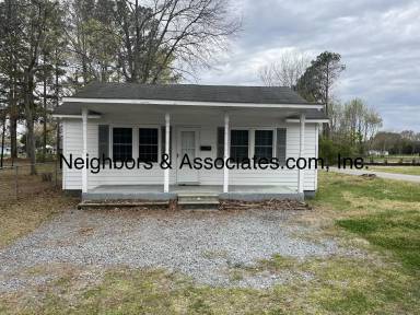 Main picture of 303 W Woodall St