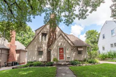 Main picture of 5832 Briggs St