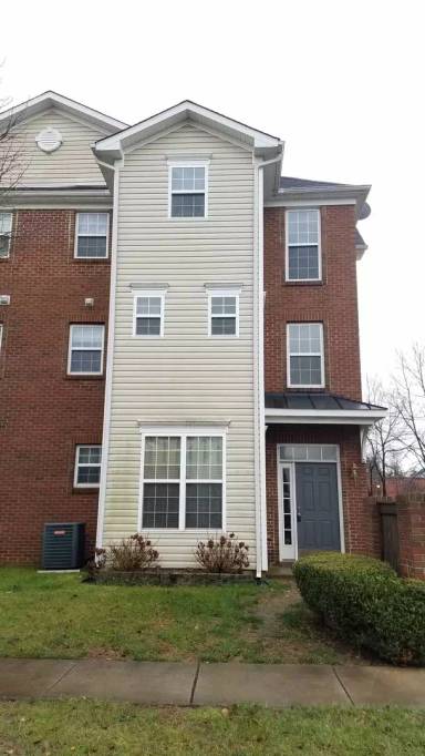 Main picture of 101 Featherstone Pl