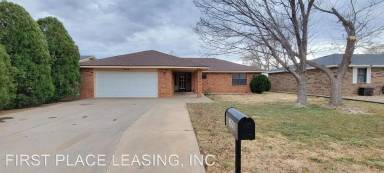 Main picture of 305 Chanticleer Pl