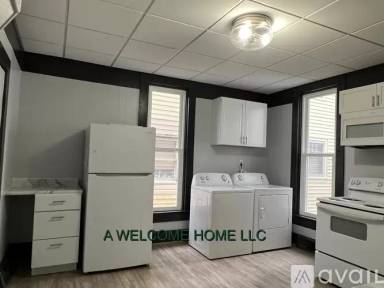 Main picture of 471 E Park Dr