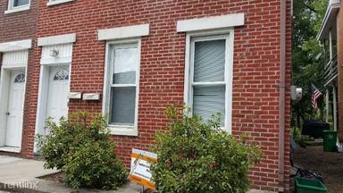Main picture of 324 N College St