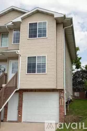 Main picture of 2680 Beverly Ave