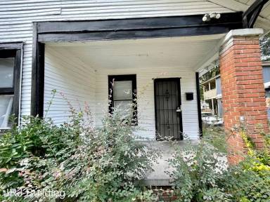 Main picture of 4201 1/2 W 21st St