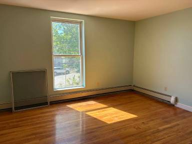 Main picture of 23 Spring St