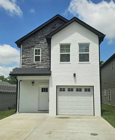 Main picture of 815 W Spring St