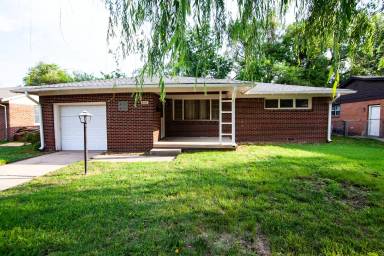 Main picture of 8322 E Orme St