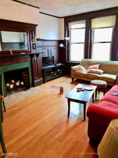 Main picture of 184 Saint Paul St