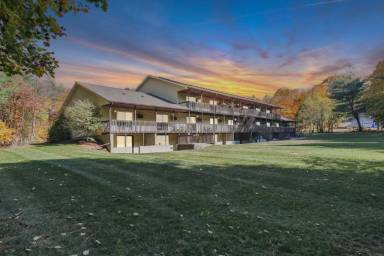 Main picture of 11 Depot Rd