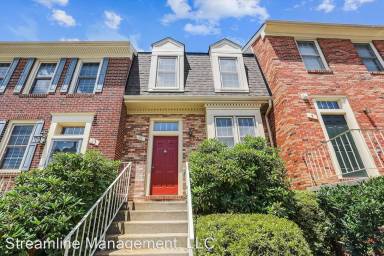 Main picture of 11 Grove Ridge Ct