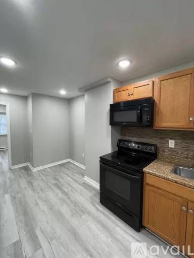 Main picture of 6541 Regent St