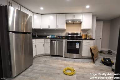 Main picture of 32 Trapelo St