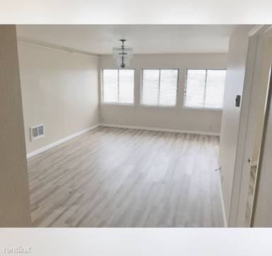 Main picture of 320 Peninsula Ave