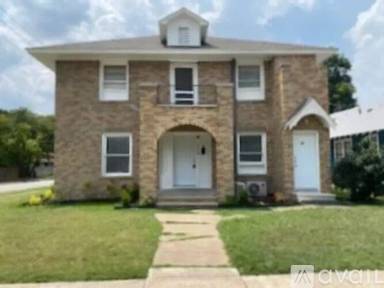 Main picture of 1946 Fairmount Ave