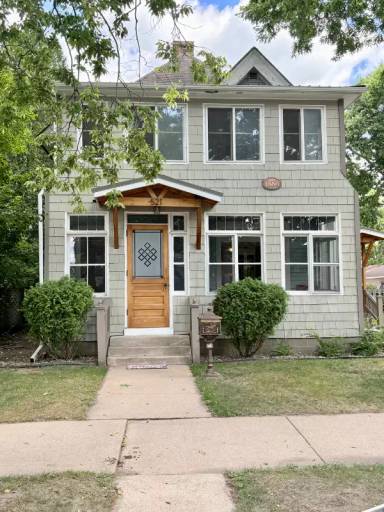Main picture of 523 15th St S