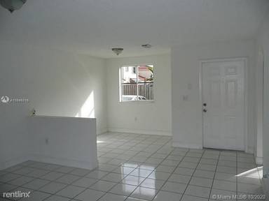 Main picture of 420 NW 114th Ave