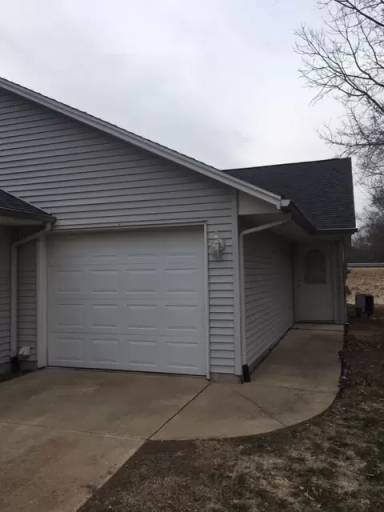 Main picture of 2923 Bluff Ridge Dr