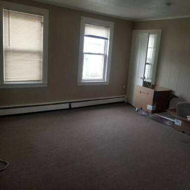 Main picture of 140 Pleasant St