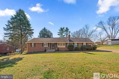 Main picture of 9957 Frederick Rd