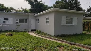 Main picture of 10335 NW 2nd Ct