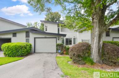 Main picture of 1923 Lake Alden Dr