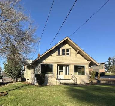 Main picture of 719 Oak St
