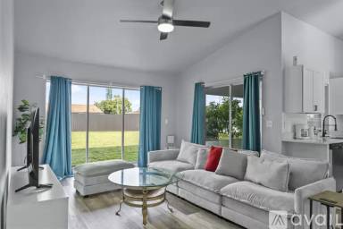 Main picture of 3137 SE 8th Pl