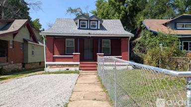 Main picture of 1916 E 55th St