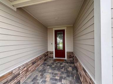 Main picture of 212 Willow Creek Ct
