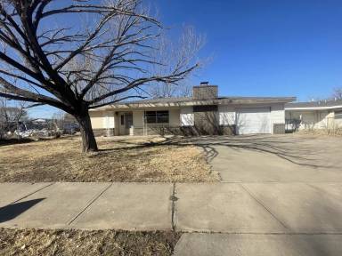 Main picture of 408 S Pinon Ave
