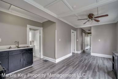 Main picture of 221 Flower Ave E