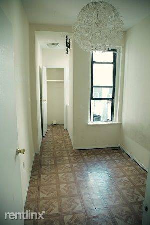 Main picture of 620 E 11th St