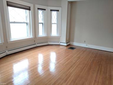 Main picture of 1774 Beacon St