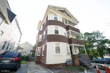 Main picture of 10 Agawam St