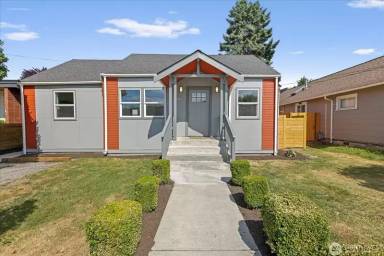 Main picture of 110 Pelly Ave N
