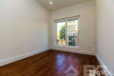 Main picture of 554 Court St