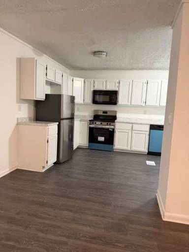 Main picture of 707 S Hydraulic St