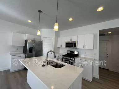 Main picture of 4071 S Eureka Aly