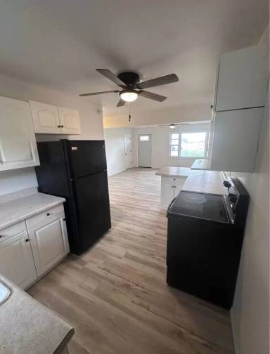 Main picture of 98 Spruce St
