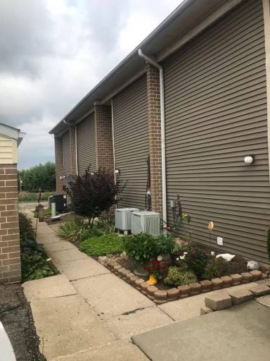 Main picture of 1308 Portage St NW